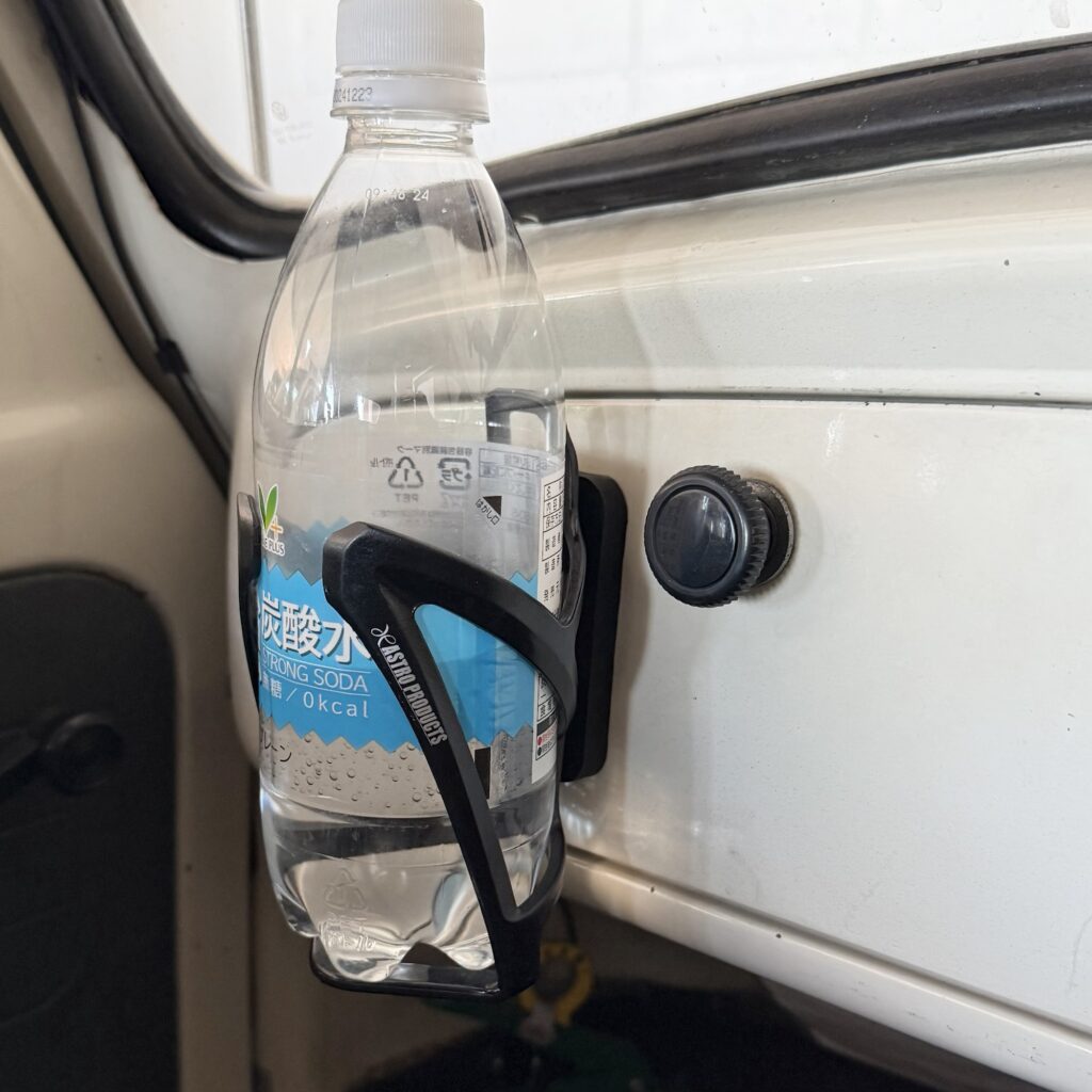 しっかりホールドしてペットボトルを置くことはできましたが