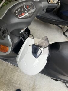 ヘルメットもかけられます