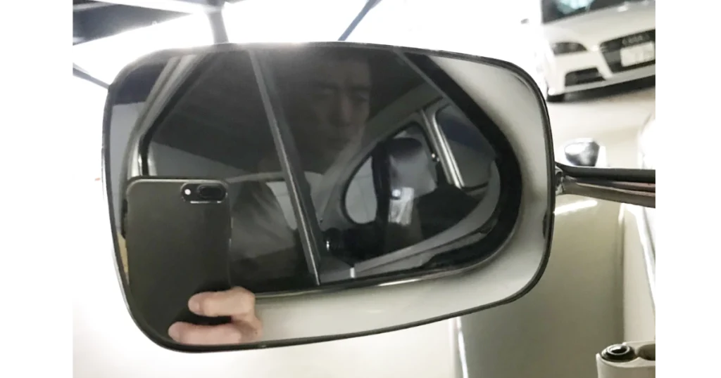 左サイドミラー