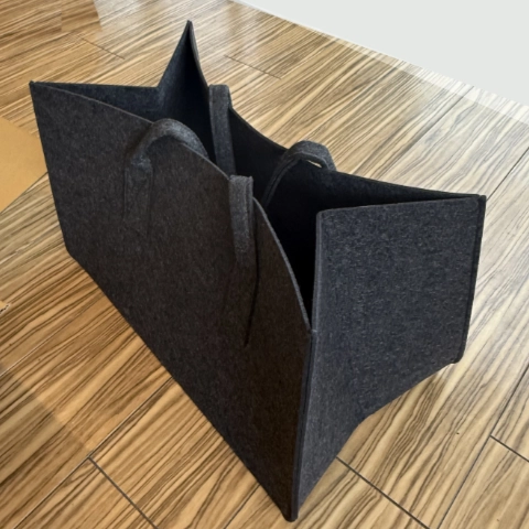 本来は薪運び用バッグ
