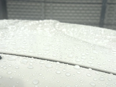 ワックスが効いてるボディの水滴