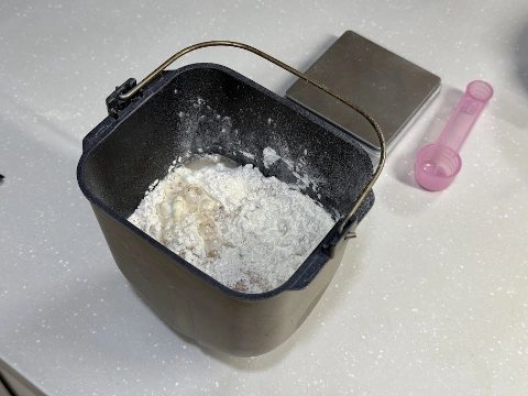 材料を入れる。