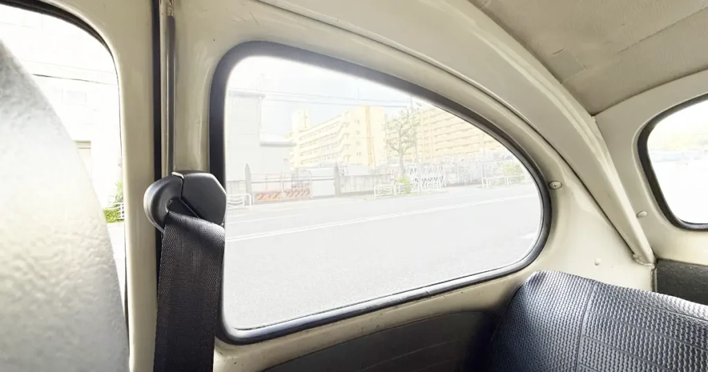 開かないリアクォーターウィンドウ