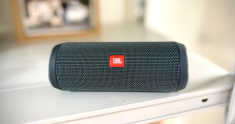 JBL Bluetoothスピーカー横置きがかっこいい
