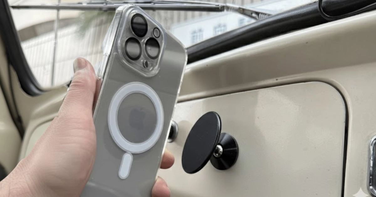 旧車にMagSafe対応マグネットスマホホルダー