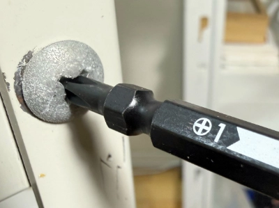 間違ったサイズがのプラスドライバー