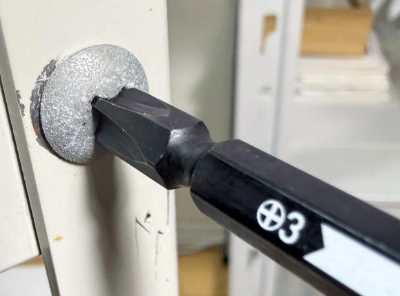 正しいサイズがのプラスドライバー