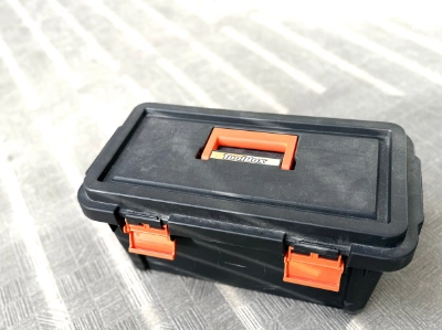 ムダに大きい工具箱