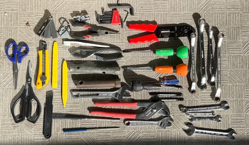 これだけの工具が工具バックにはいります。