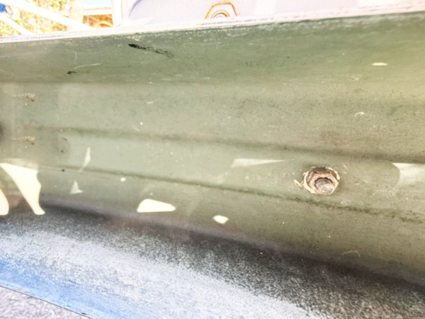 KURE 長期防錆スプレー　をバンパ裏に