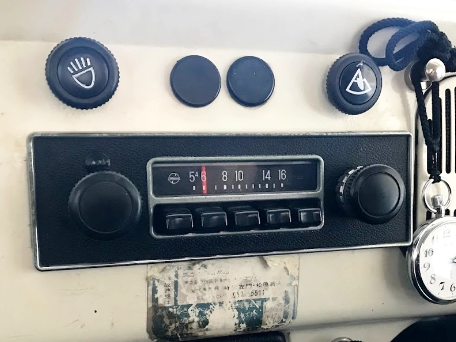 空冷ビートル純正当時物カーラジオ