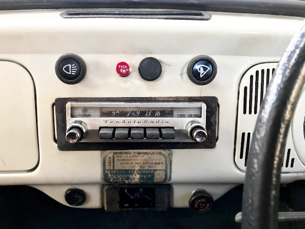 買った時についていたカーラジオ
TEN　オートラジオ