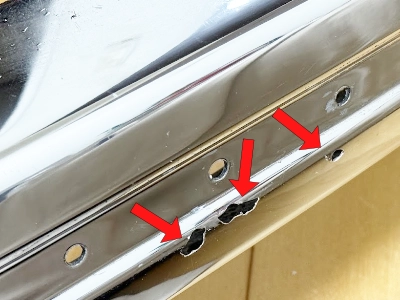バンパー表から見たサビ穴